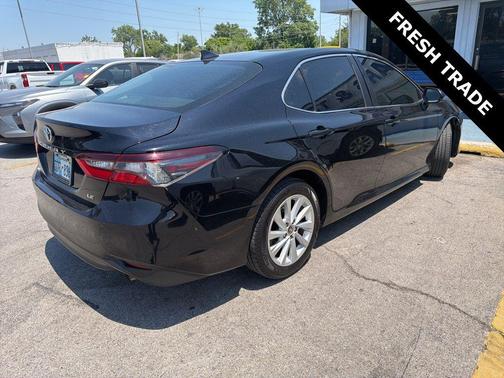 Midnight Black Metallic 2021 Toyota Camry LE