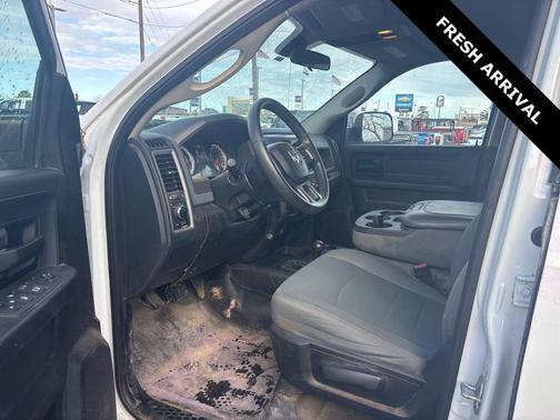 2018 RAM 2500 Tradesman Crew Cab 4x4 8' Box