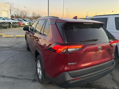 2021 Toyota RAV4 XLE