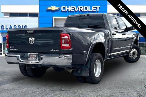 Granite Crystal Metallic Clearcoat 2019 RAM 3500 Limited Crew Cab 4x4 8' Box