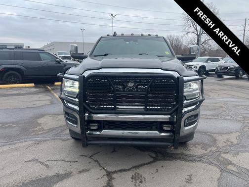 2019 RAM 3500 Limited Crew Cab 4x4 8' Box