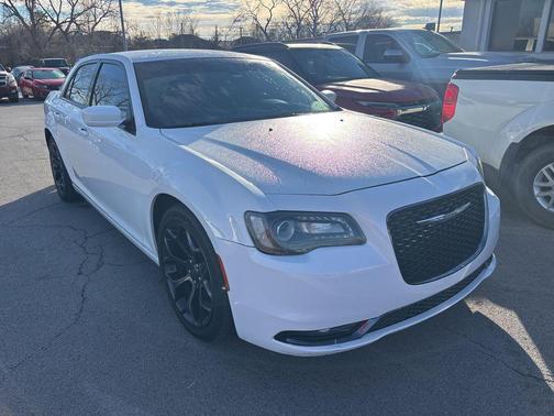 2019 Chrysler 300 S