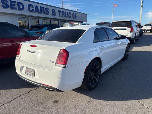 2019 Chrysler 300 S