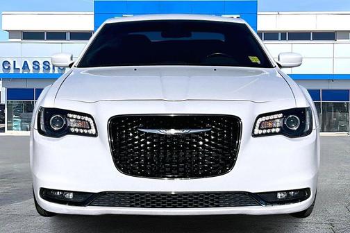 2019 Chrysler 300 S