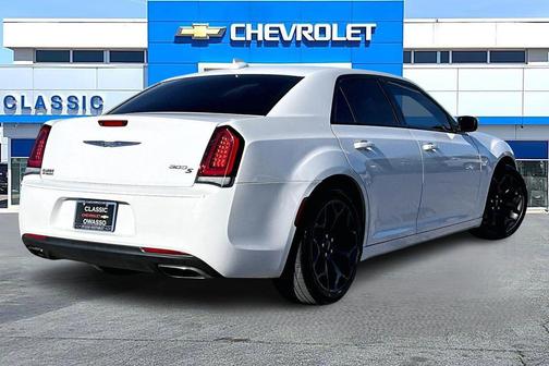 2019 Chrysler 300 S