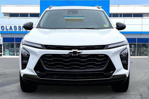 Summit White 2025 Chevrolet Trax FWD ACTIV