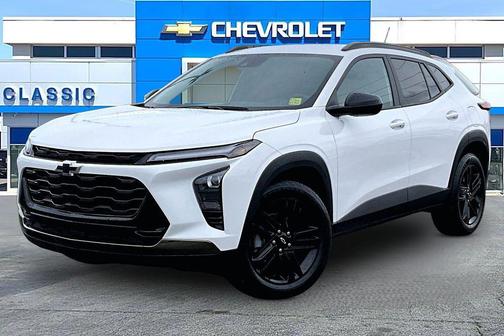 Summit White 2025 Chevrolet Trax FWD ACTIV