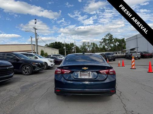 Northsky Blue Metallic 2022 Chevrolet Malibu FWD LT
