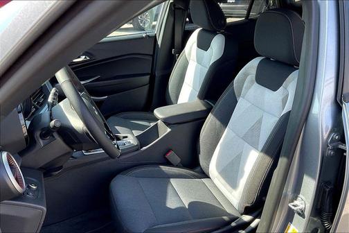 Sterling Gray Metallic 2026 Chevrolet Trax FWD 1RS