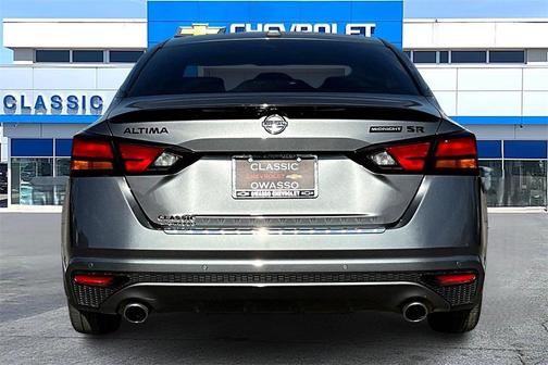 2022 Nissan Altima SR FWD