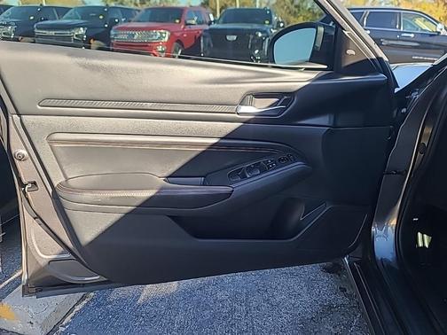 2022 Nissan Altima SR FWD