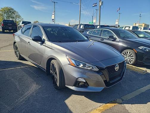 2022 Nissan Altima SR FWD