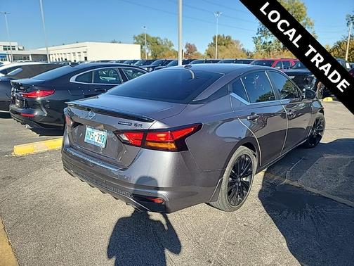 2022 Nissan Altima SR FWD