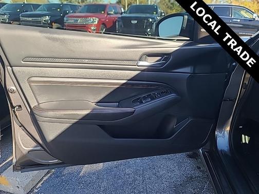 2022 Nissan Altima SR FWD