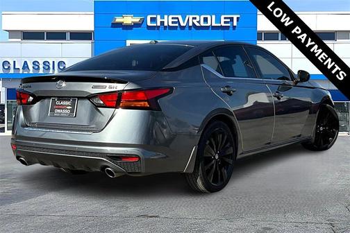 2022 Nissan Altima SR FWD