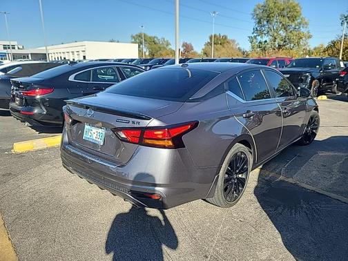 2022 Nissan Altima SR FWD