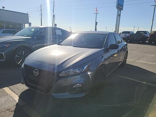 2022 Nissan Altima SR FWD