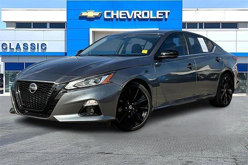 2022 Nissan Altima SR FWD