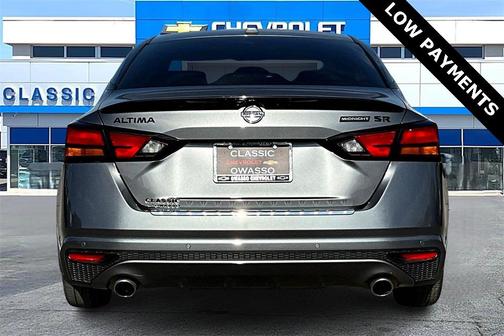 2022 Nissan Altima SR FWD