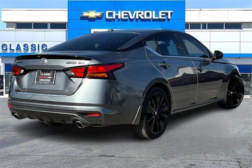 2022 Nissan Altima SR FWD