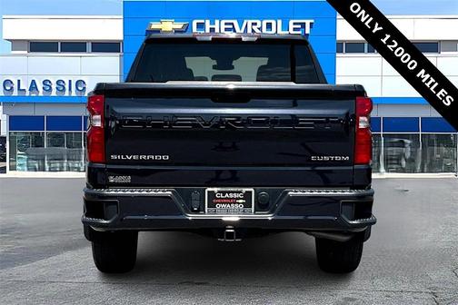 2023 Chevrolet Silverado 1500 Custom
