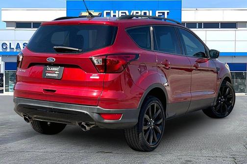 RUBY RED METALLIC TINTED CC 2019 Ford Escape SE