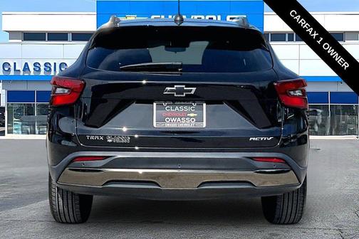 Mosaic Black Metallic 2025 Chevrolet Trax FWD ACTIV