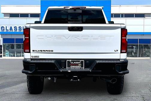 Summit White 2026 Chevrolet Silverado 2500 LT