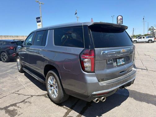Satin Steel Metallic 2022 Chevrolet Suburban Premier