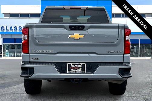 2025 Chevrolet Silverado 1500 Custom