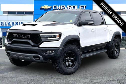 Diamond Black Crystal Pearlcoat 2021 RAM 1500 TRX