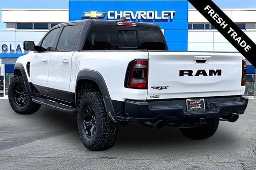 Diamond Black Crystal Pearlcoat 2021 RAM 1500 TRX