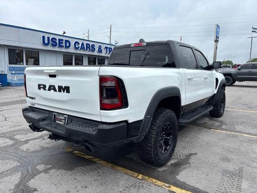 Diamond Black Crystal Pearlcoat 2021 RAM 1500 TRX