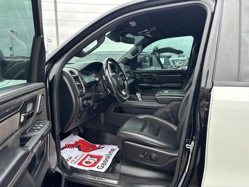 Diamond Black Crystal Pearlcoat 2021 RAM 1500 TRX