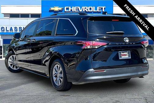 Midnight Black Metallic 2021 Toyota Sienna XLE 8 Passenger