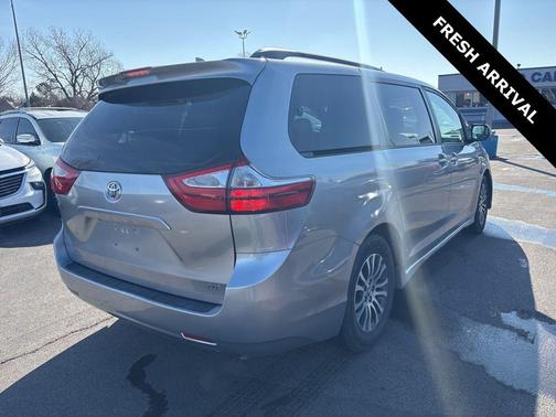 2018 Toyota Sienna XLE