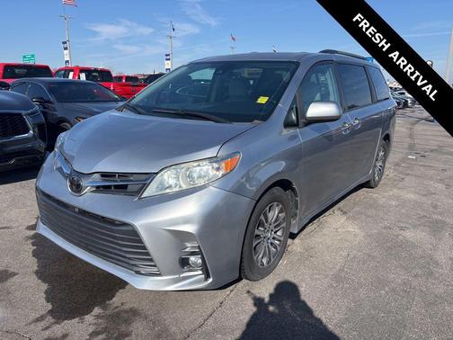 2018 Toyota Sienna XLE