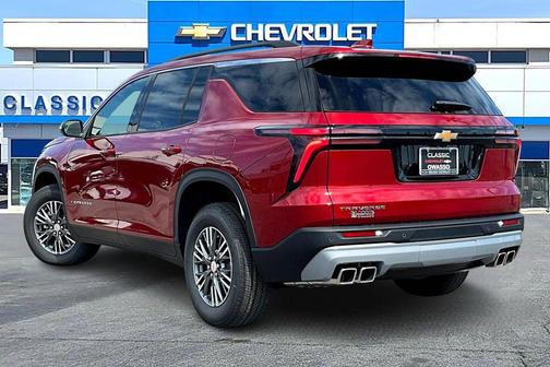 Radiant Red Tintcoat 2026 Chevrolet Traverse LT