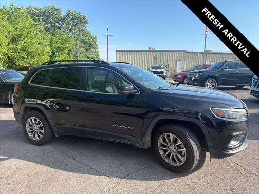 Diamond Black Crystal Pearlcoat 2022 Jeep Cherokee Latitude Lux