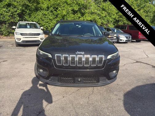 Diamond Black Crystal Pearlcoat 2022 Jeep Cherokee Latitude Lux