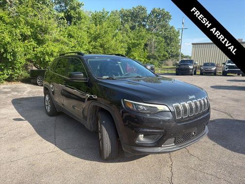 Diamond Black Crystal Pearlcoat 2022 Jeep Cherokee Latitude Lux