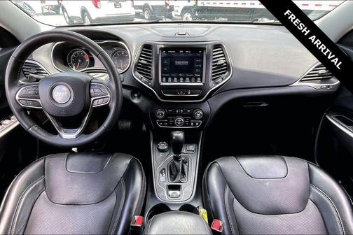 Diamond Black Crystal Pearlcoat 2022 Jeep Cherokee Latitude Lux