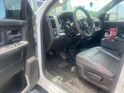 2018 RAM 3500 Tradesman Crew Cab 4x2 8' Box