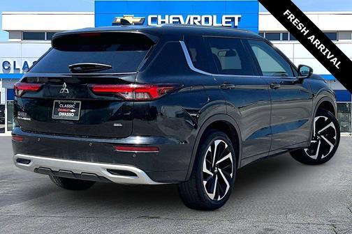 Black Diamond 2024 Mitsubishi Outlander SEL
