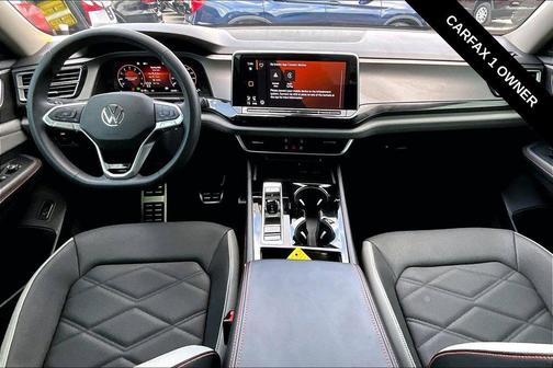 Avocado Green Pearl 2024 Volkswagen Atlas 2.0T SEL
