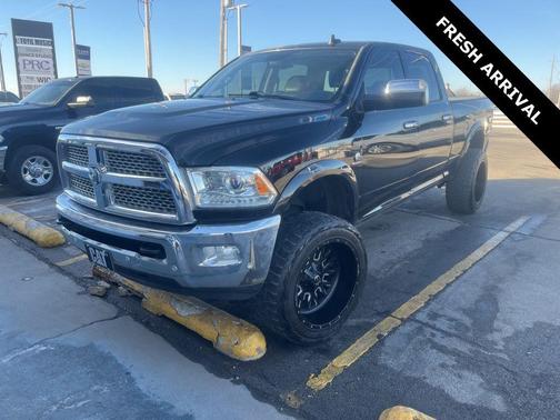 2017 RAM 2500 Laramie Crew Cab 4x4 6'4' Box