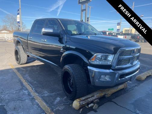 2017 RAM 2500 Laramie Crew Cab 4x4 6'4' Box