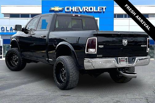 2017 RAM 2500 Laramie Crew Cab 4x4 6'4' Box