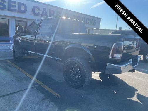 2017 RAM 2500 Laramie Crew Cab 4x4 6'4' Box