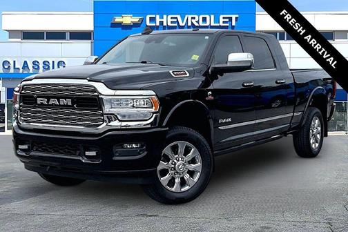 Diamond Black Crystal Pearlcoat 2019 RAM 3500 Limited Mega Cab 4x4 6'4' Box